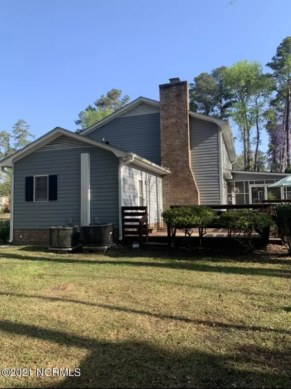 Whiteville, NC 28472,302 Tram RD