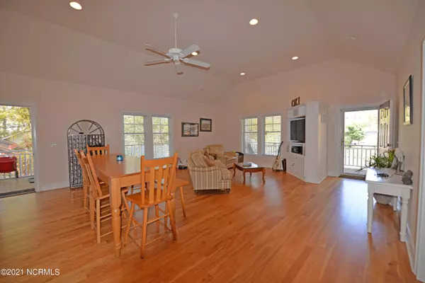 Oak Island, NC 28465,108 SE 29th ST