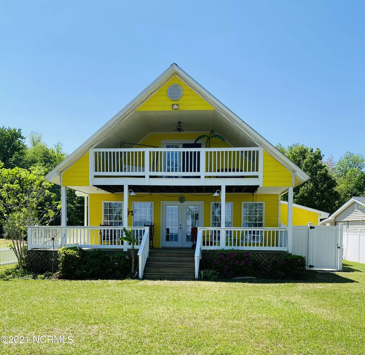 Lake Waccamaw, NC 28450,4101 Waccamaw Shores Road