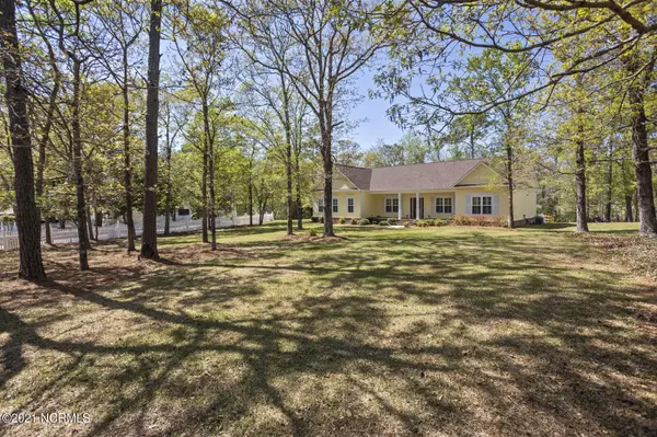 Swansboro, NC 28584,100 White Swan Way