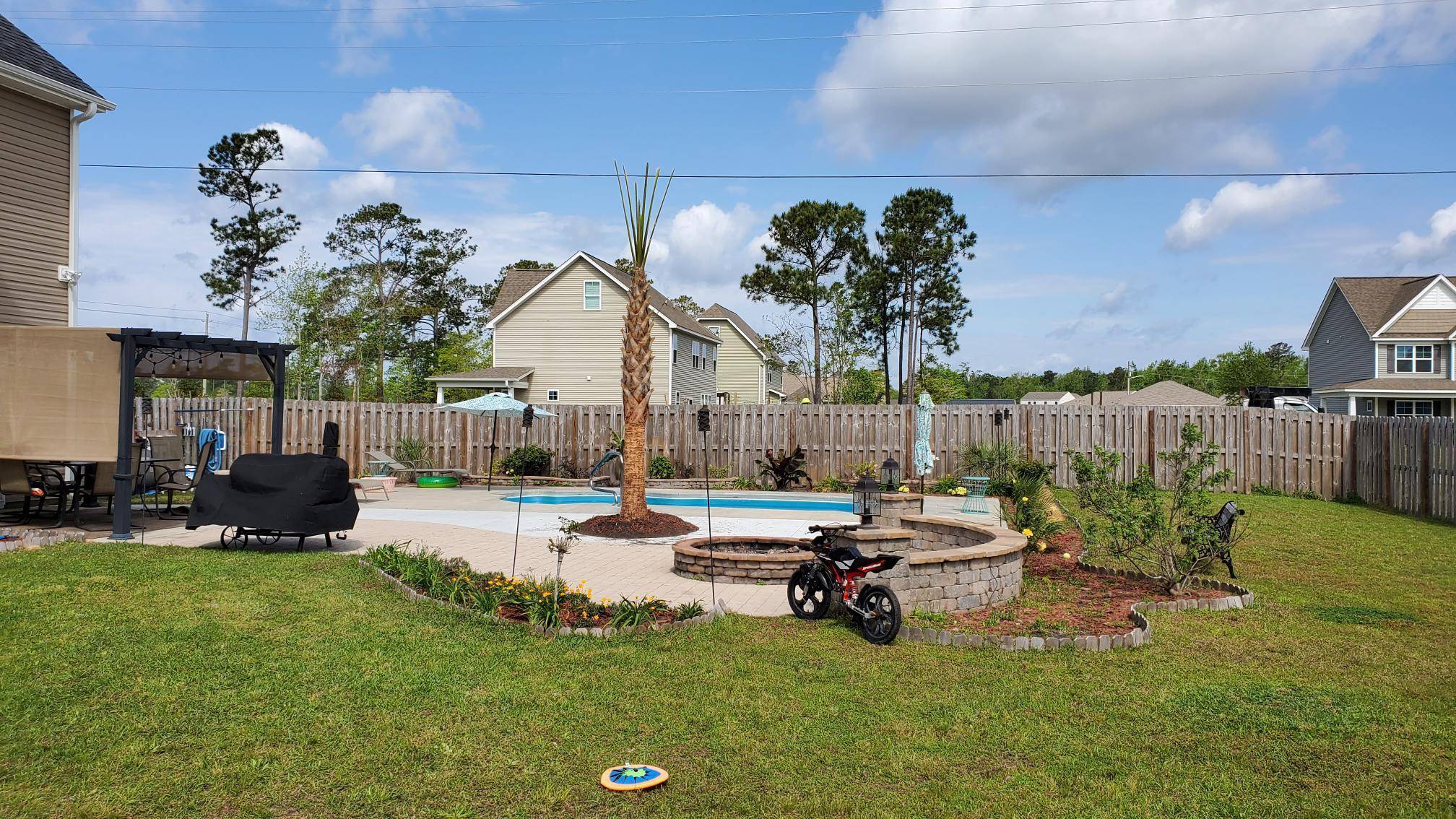 Holly Ridge, NC 28445,641 Morris Landing RD