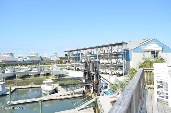 Beaufort, NC 28516,156 Radio Island Road #334