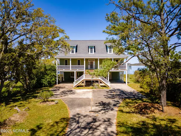 Harkers Island, NC 28531,132 Maxwell DR