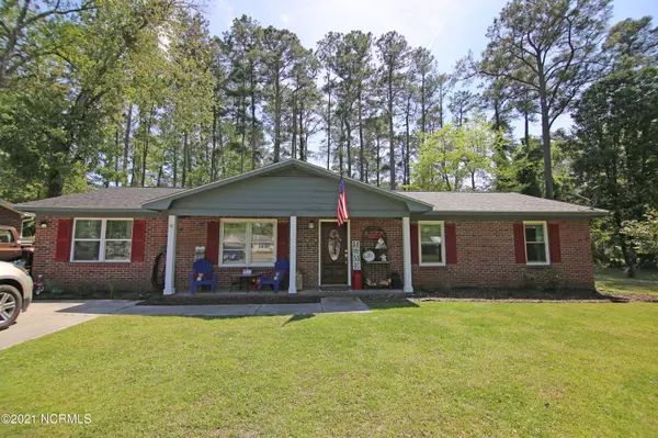 2105 Foxhorn Road, Trent Woods, NC 28562