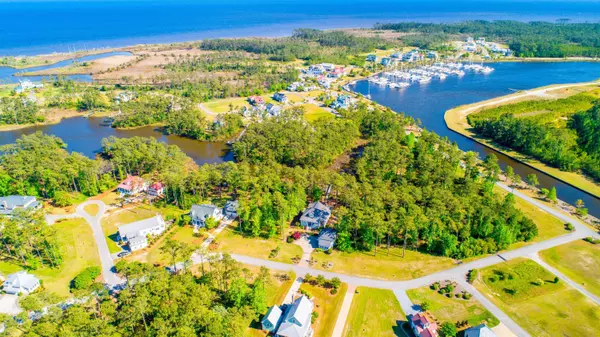 Oriental, NC 28571,126 Oyster Point RD
