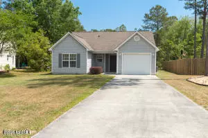 112 Holly Tree Lane, Hampstead, NC 28443