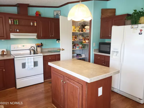 Ash, NC 28420,2459 Stout RD NW