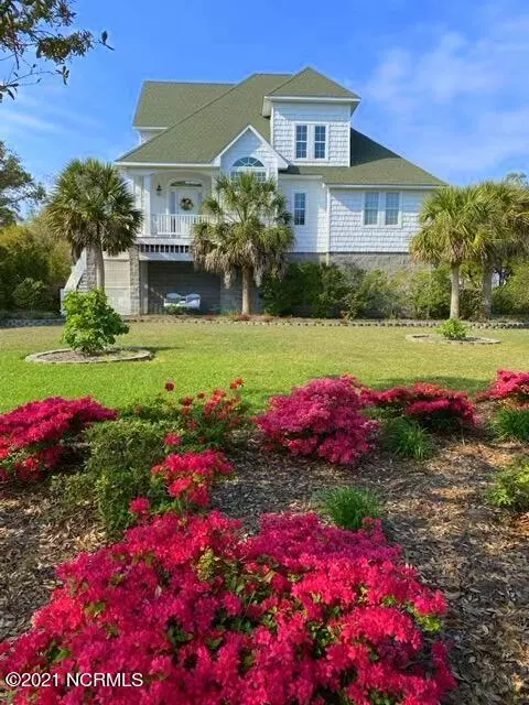 Harkers Island, NC 28531,104 Decoy DR