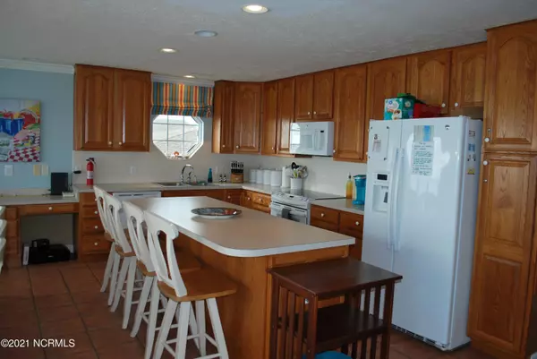 Holden Beach, NC 28462,913 Ocean Boulevard W