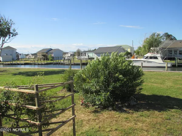 Harkers Island, NC 28531,110 Westmouth Bay DR