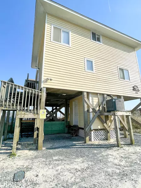 220 Topsail RD, North Topsail Beach, NC 28460