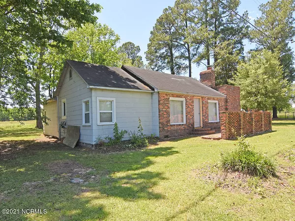 2761 James B White HWY N, Whiteville, NC 28472