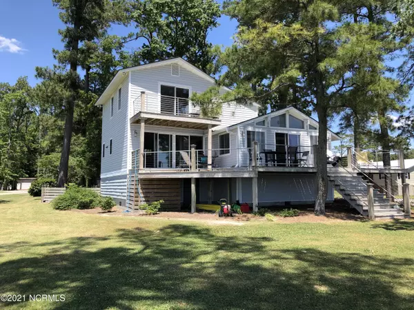 946 W Island View Road, Bath, NC 27808