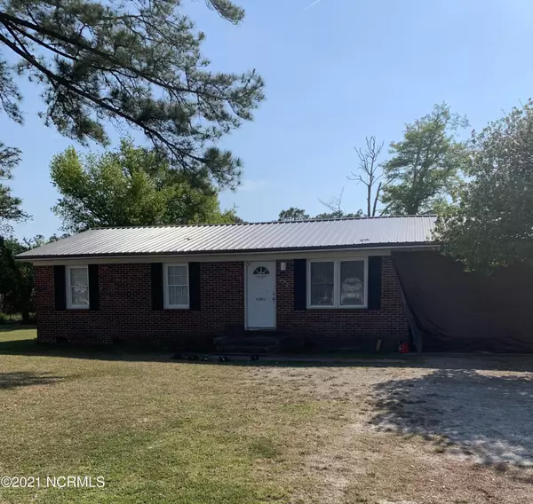 472 Sand Ridge RD, Hubert, NC 28539