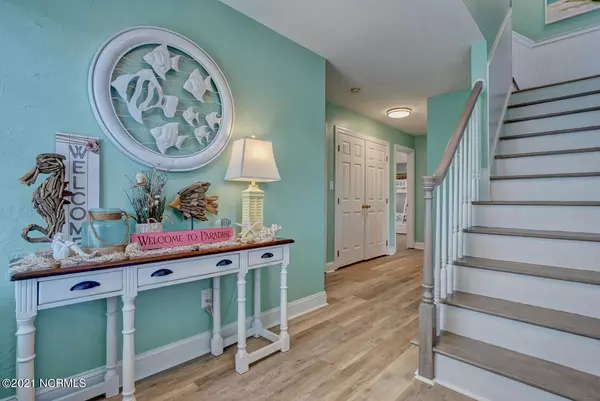 North Topsail Beach, NC 28460,137 Old Village LN