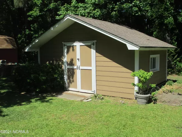 Gloucester, NC 28528,509 Pigott RD