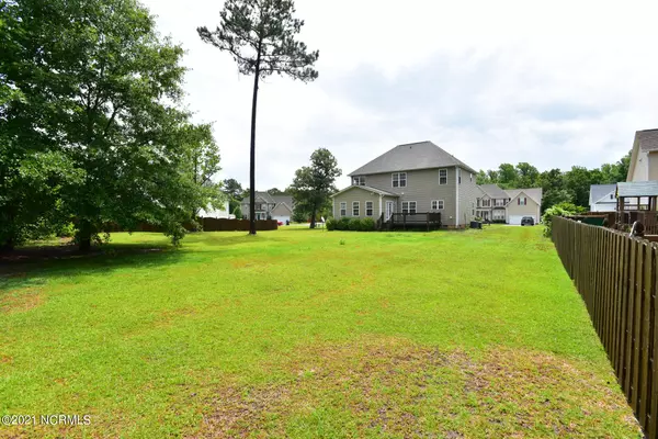 Hubert, NC 28539,210 Middle Ridge DR