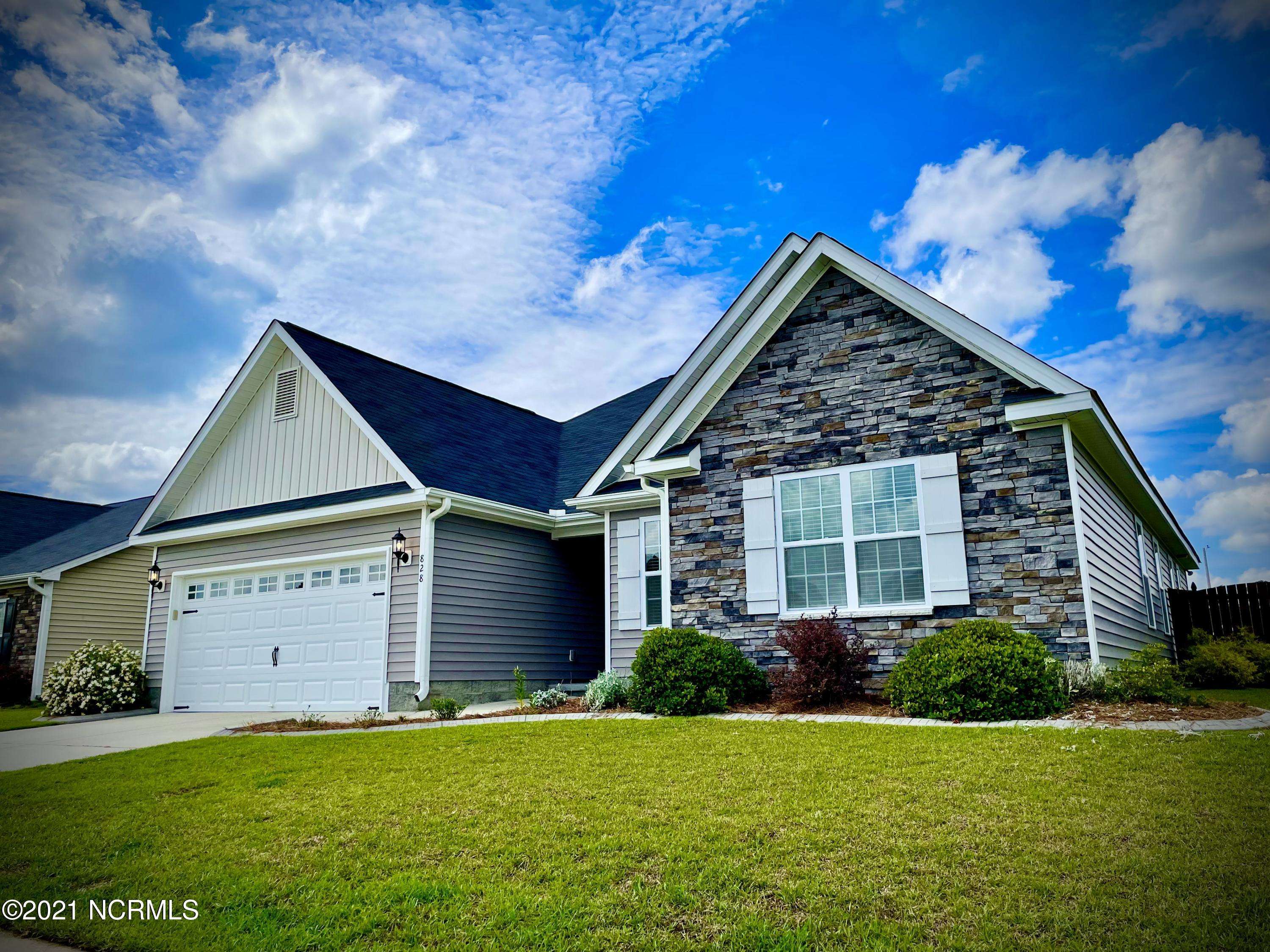 828 Emerald Park DR, Winterville, NC 28590