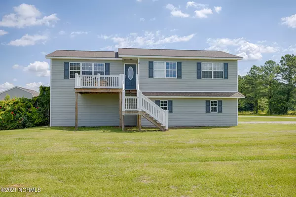 490 Bay Lake DR, Chocowinity, NC 27817