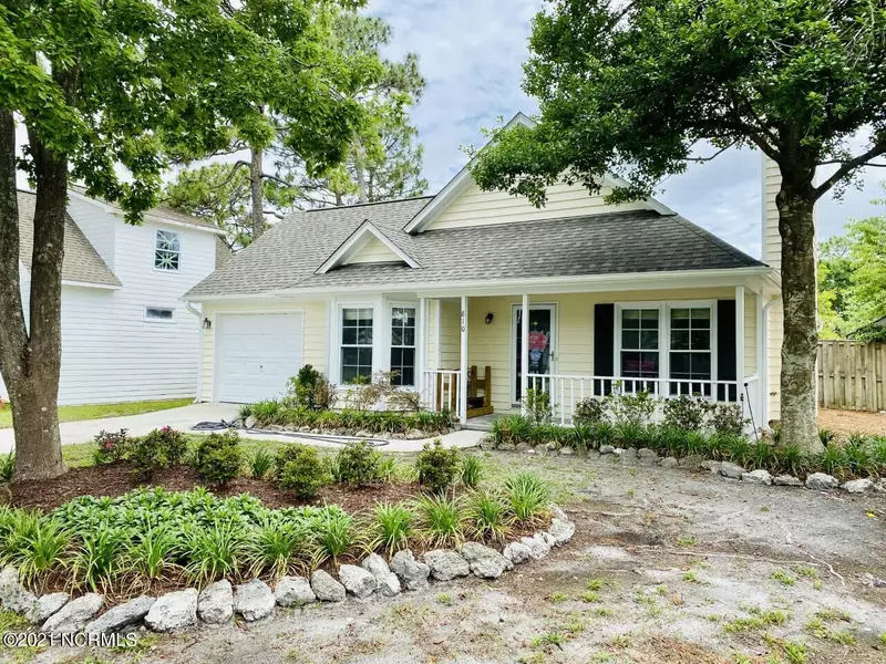 810 Bay Blossom Drive, Wilmington, NC 28411