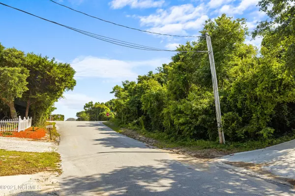 Emerald Isle, NC 28594,201 W Landing Drive