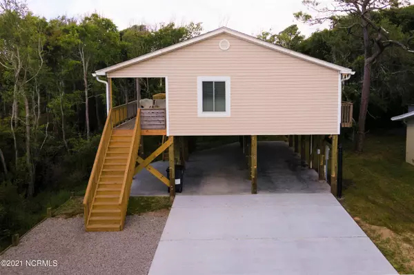 119 SE 76th Street, Oak Island, NC 28465