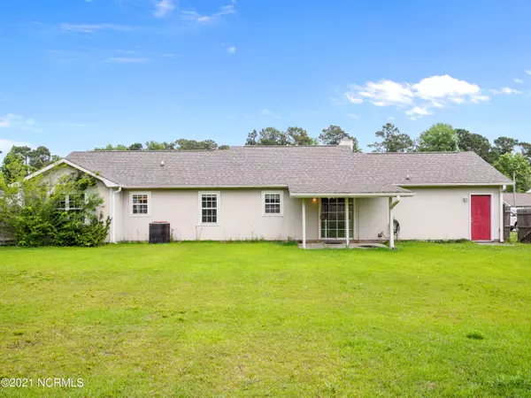 Hubert, NC 28539,244 Zachary LN