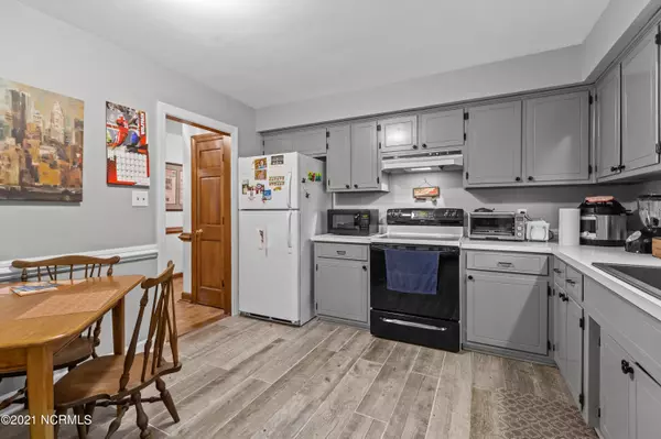 Trent Woods, NC 28562,5205 Moye RD