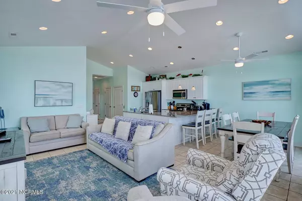 North Topsail Beach, NC 28460,3724 Island DR