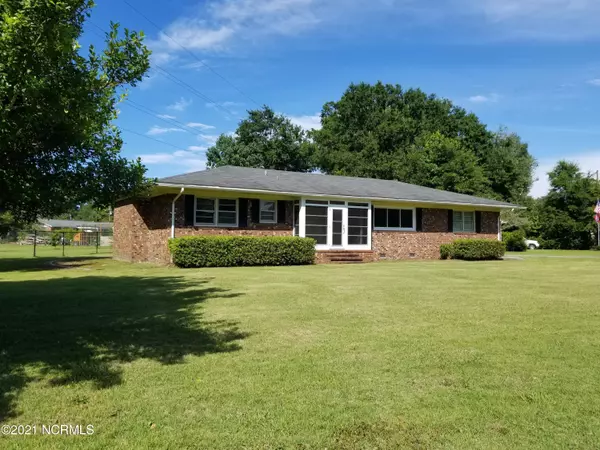 101 Puller DR, Jacksonville, NC 28540