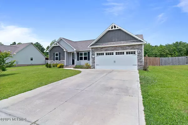 Hubert, NC 28539,210 Russell Farm DR