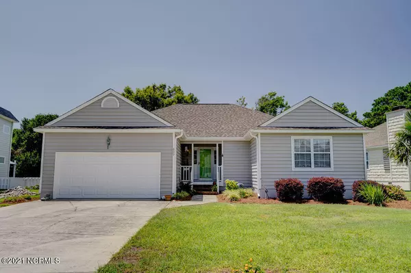 809 Settlers LN, Kure Beach, NC 28449