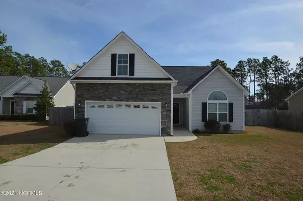 310 Inverness DR, Hubert, NC 28539