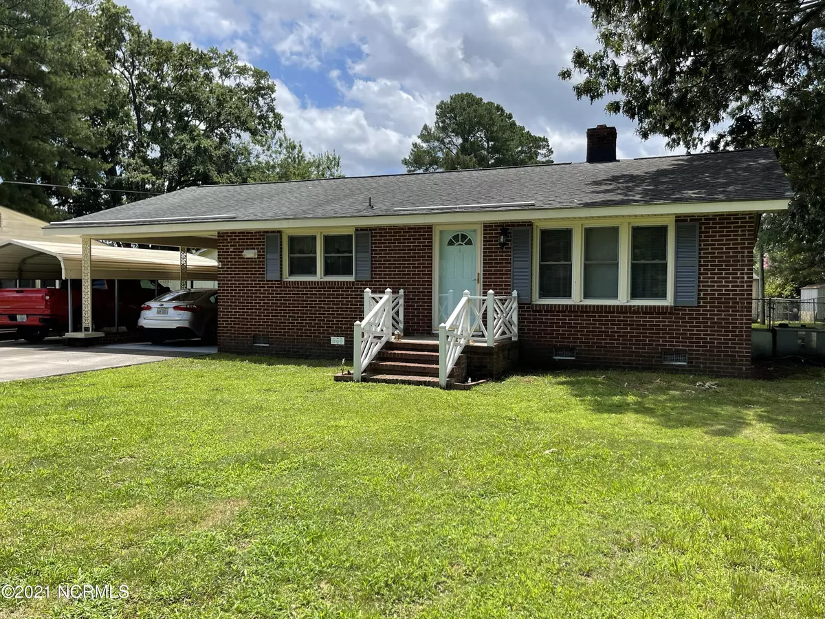 Lucama, NC 27851,106 Terry ST