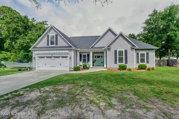 203 Chadwick Shores Drive, Sneads Ferry, NC 28460