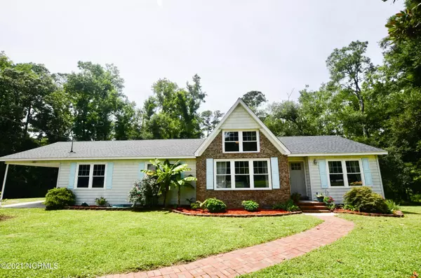 10 Hopkins RD, Castle Hayne, NC 28429