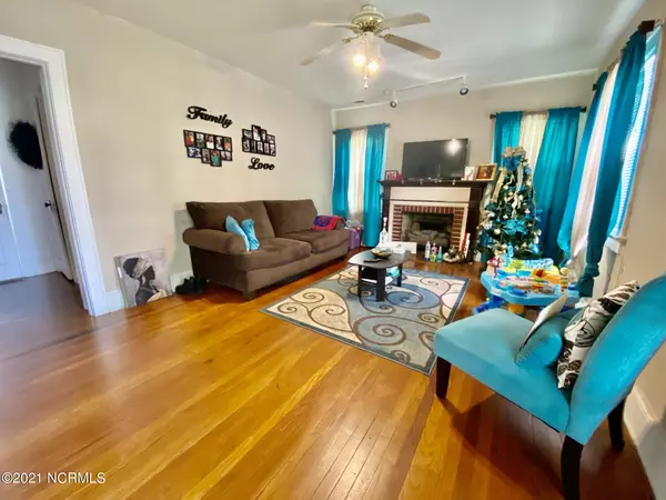 Williamston, NC 27892,109 N Park AVE