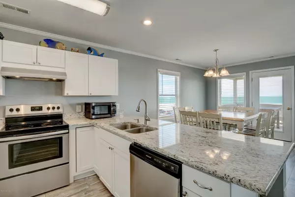 North Topsail Beach, NC 28460,1247 New River Inlet RD