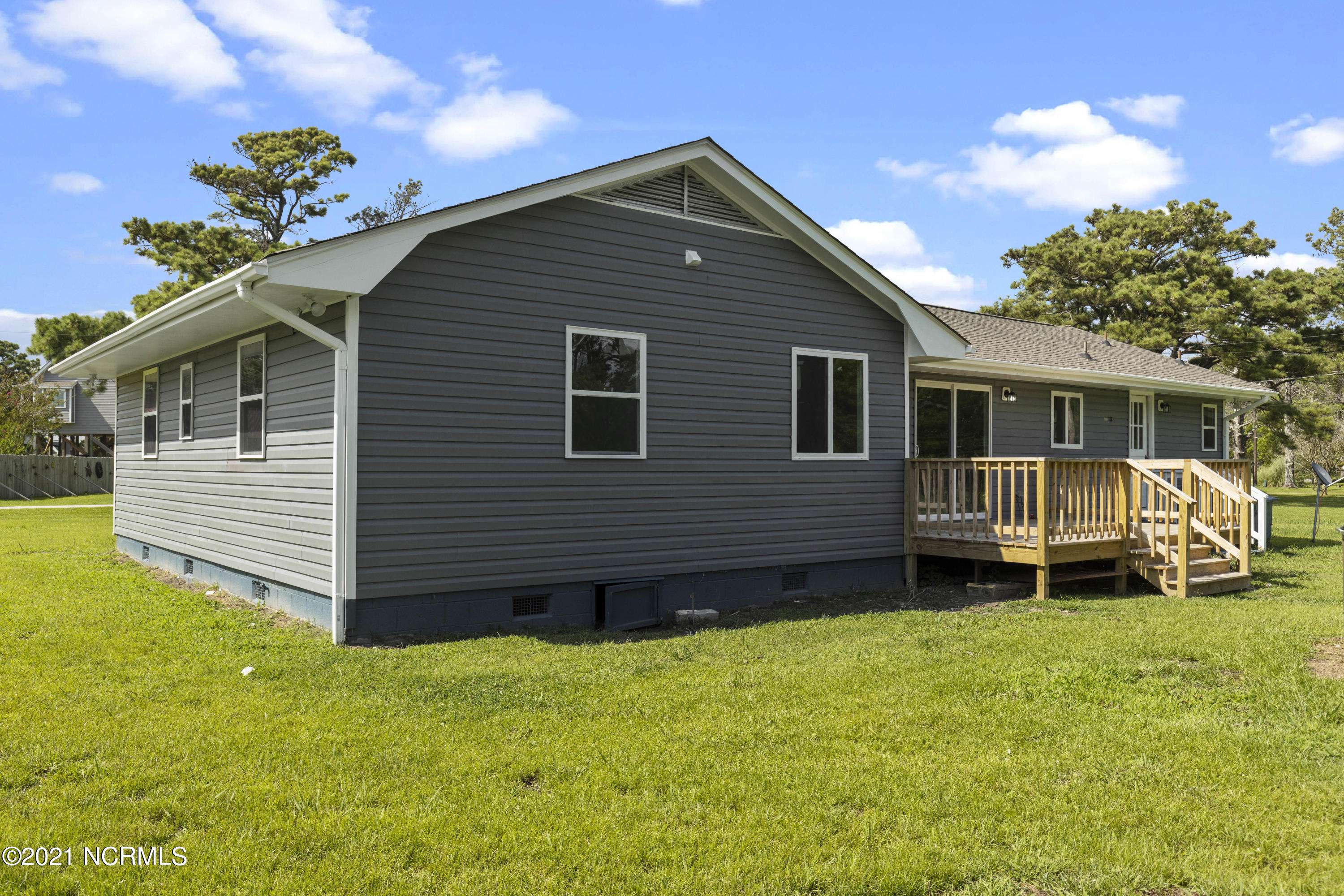 Marshallberg, NC 28553,133 Moore LN