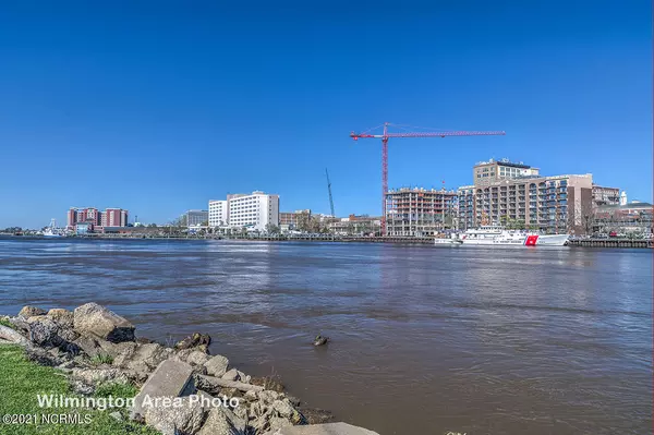 Leland, NC 28479,7334 Oakland Country CT