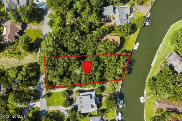 158 Arborvitae DR, Pine Knoll Shores, NC 28512