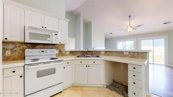 Belville, NC 28451,671 Hickory Branches DR