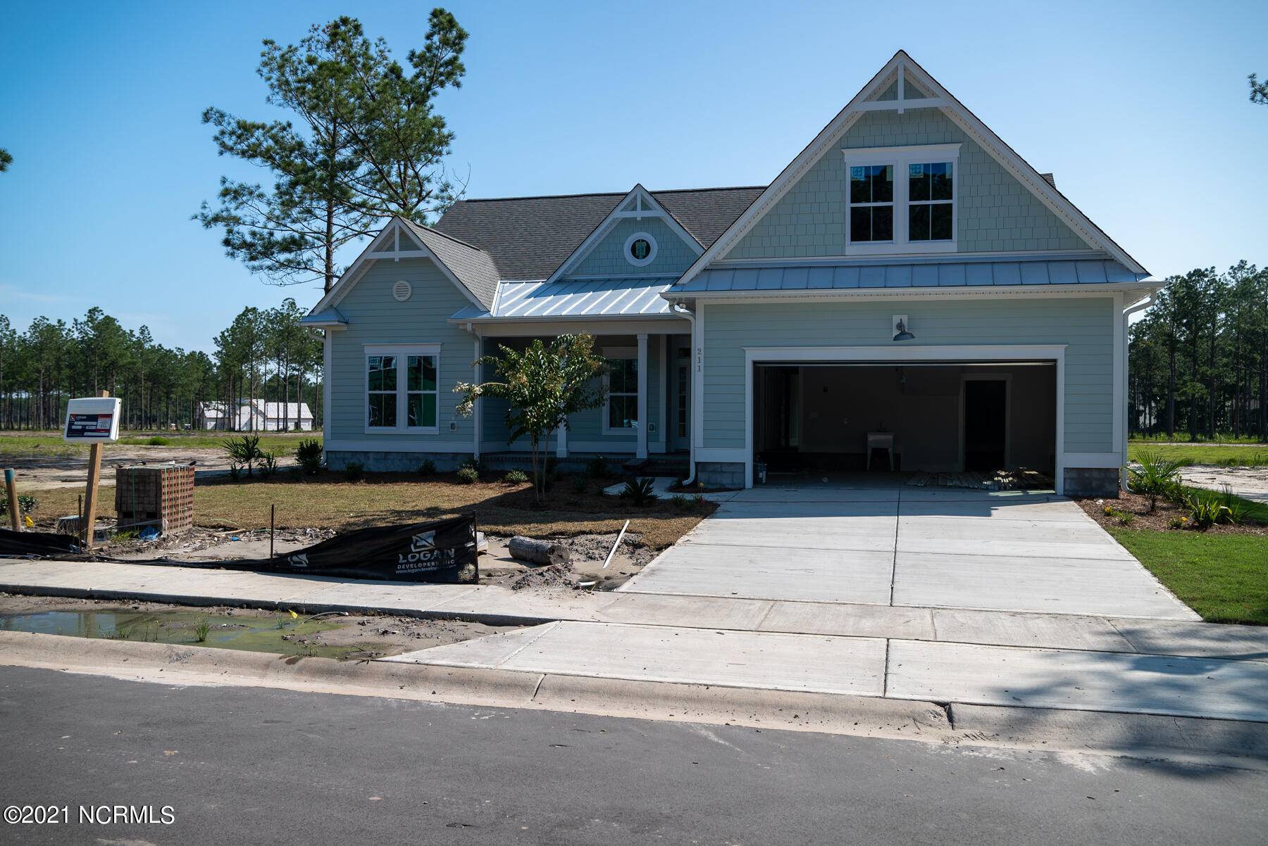 211 Bluenose LN, Hampstead, NC 28443
