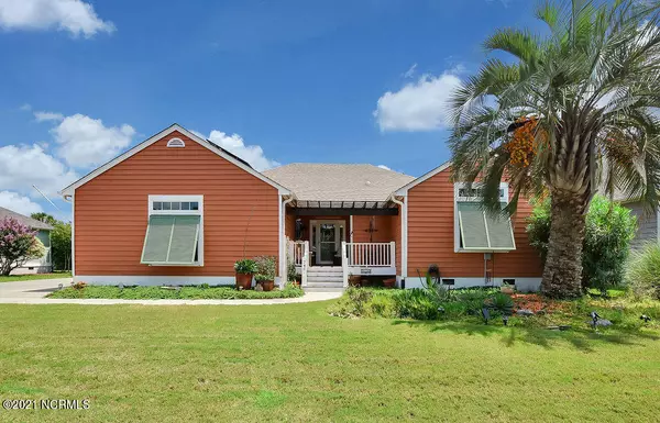 746 Settlers LN, Kure Beach, NC 28449