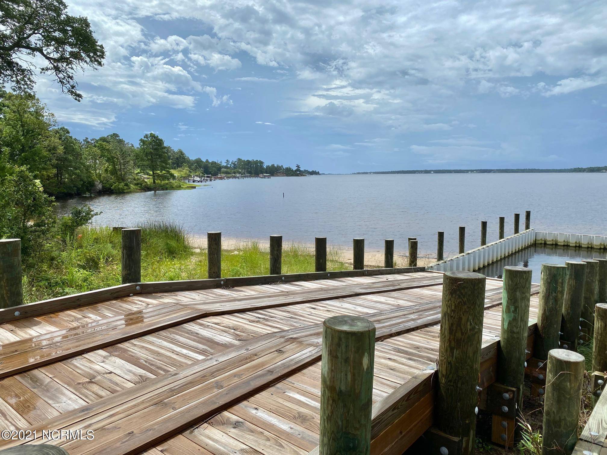 Stella, NC 28582,111 Morning CT