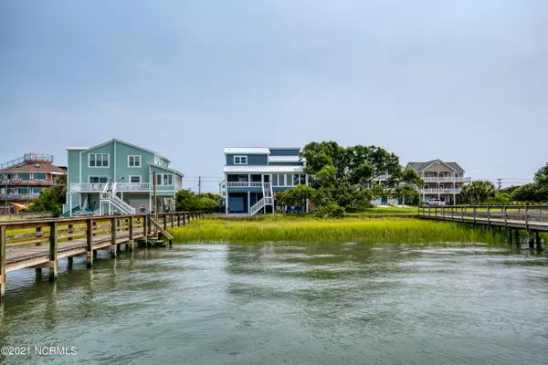 7 Banks Channel, Topsail Beach, NC 28445