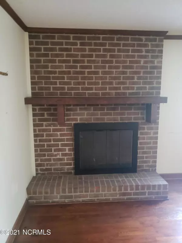 Roseboro, NC 28382,505 N East ST