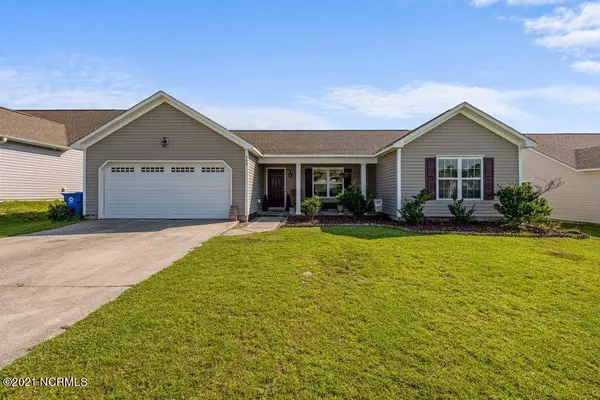 208 Belvedere DR, Holly Ridge, NC 28445