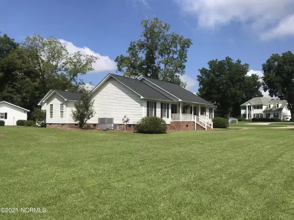 Whiteville, NC 28472,155 Summer LN