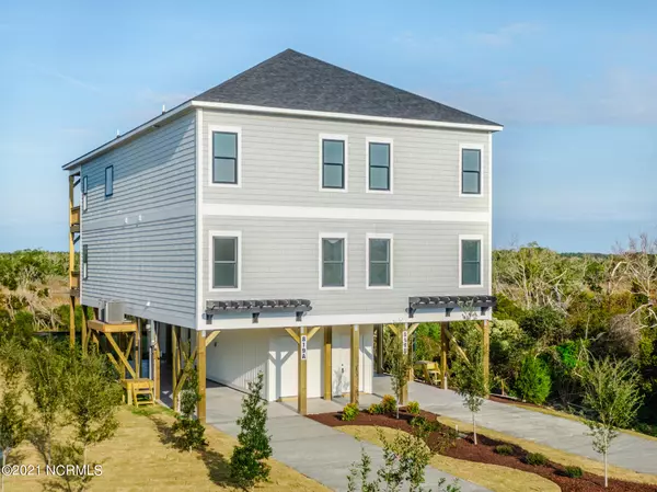 819 N New River DR, Surf City, NC 28445